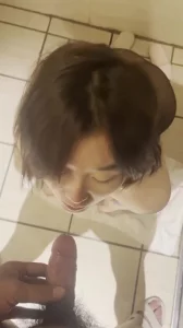 圣水调教性奴母狗露脸喝尿续04