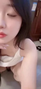 【章哥经典】妹子很听话逼毛很多有大量对白（女生已成年）